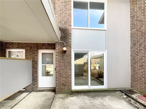 26617 Central Park Blvd, Olmsted Falls, OH 44138