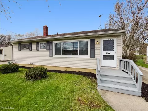 676 Lucille Dr, Elyria, OH 44035