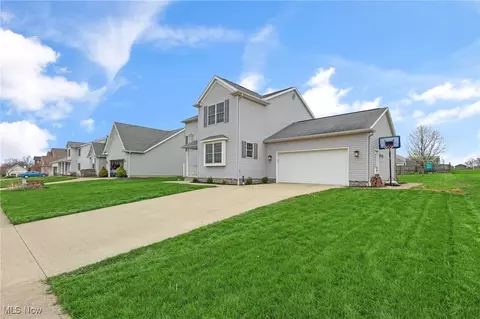 1472 Woodforest St NW, Massillon, OH 44647