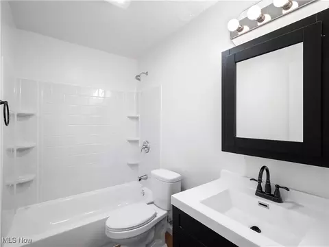 209 Franklin Ave, Elyria, OH 44035 photo 17