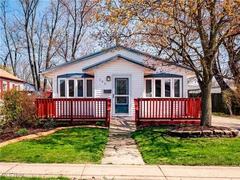 209 Franklin Ave, Elyria, OH 44035