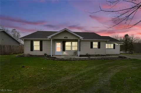 1493 Hillcrest Dr, Atwater, OH 44201