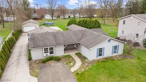 4075 Kirk Rd, Youngstown, OH 44511