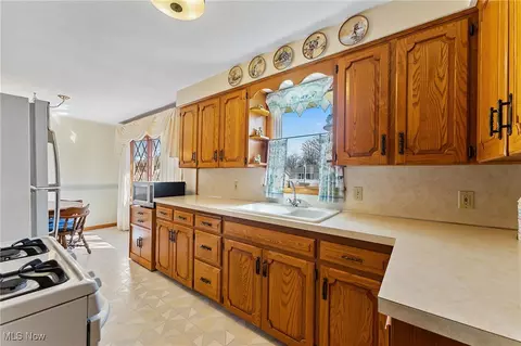 Kitchen - 829 Larkridge Ave, Boardman, OH 44512 photo 1 of 1