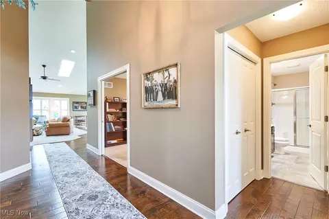 Entry Way - 1233 Clifford Dr, Copley, OH 44321 photo 2 of 3