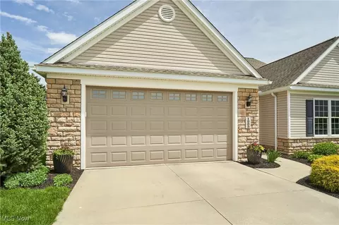 1233 Clifford Dr, Copley, OH 44321