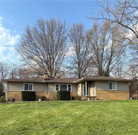 5815 Longbrook St SW, Massillon, OH 44646