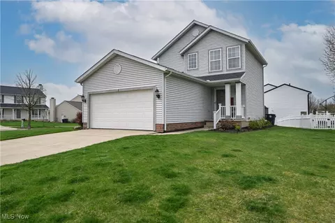 2119 Stonehenge Cir, Akron, OH 44319