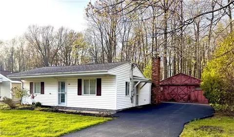 5141 University Dr, Geneva, OH 44041