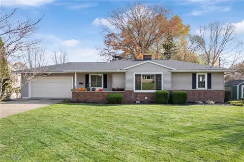 710 Shaker Dr, Medina, OH 44256
