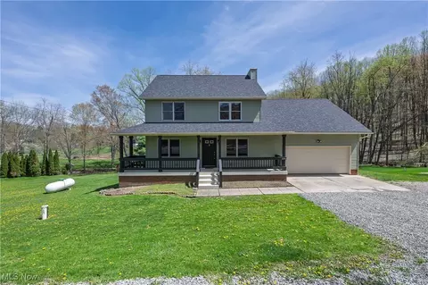 3245 Ervin Rd NW, Dover, OH 44622