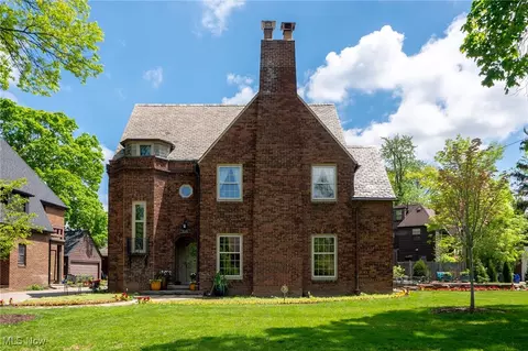 3351 Daleford Rd, Shaker Heights, OH 44120