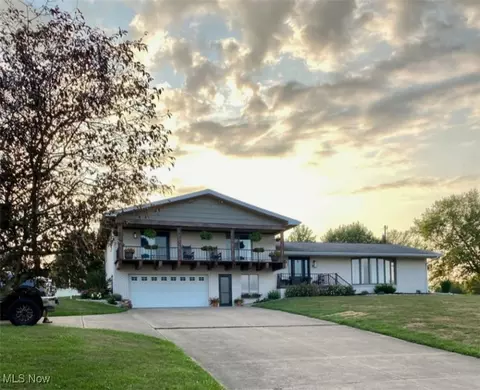 123 Broadview Dr, Cadiz, OH 43907