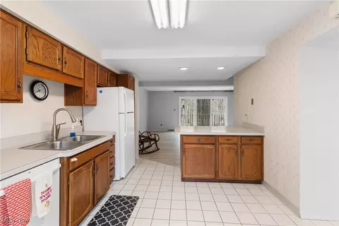 Kitchen - 6462 State Rd #04, Parma, OH 44134 photo 5 of 5