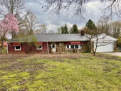 19 S Elruth Ave, Girard, OH 44420
