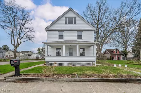 68 24th St NW, Barberton, OH 44203