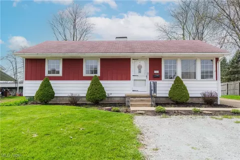 141 Page St NW, Massillon, OH 44647
