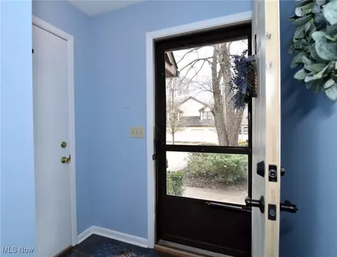 700 Hampton Cir #6, Aurora, OH 44202 photo 4