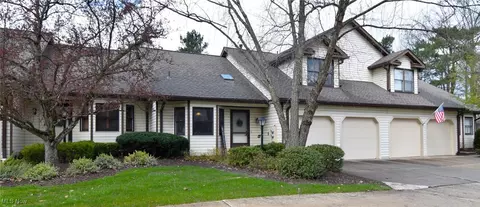 700 Hampton Cir #6, Aurora, OH 44202 photo 3
