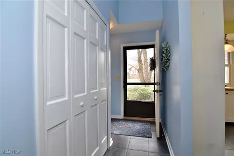 700 Hampton Cir #6, Aurora, OH 44202 photo 5