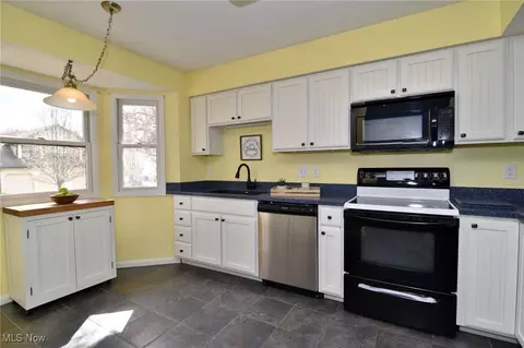 700 Hampton Cir #6, Aurora, OH 44202 photo 7
