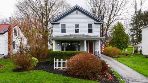 8293 Water St, Garrettsville, OH 44231