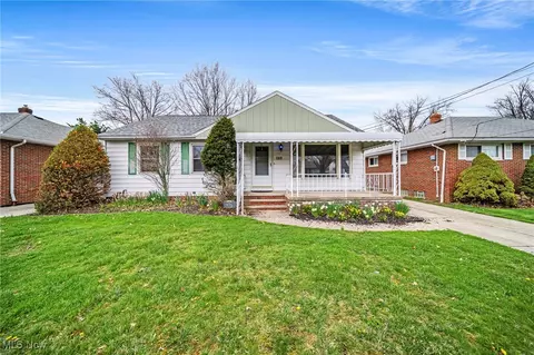 976 Bryn Mawr Ave, Wickliffe, OH 44092