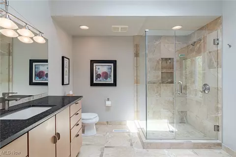 Bath - 28790 Inner Circle Ct, Solon, OH 44139 photo 2 of 5