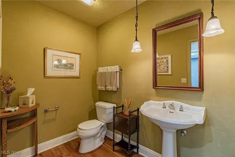 Bath - 28790 Inner Circle Ct, Solon, OH 44139 photo 1 of 5