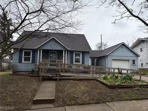 295 E Boxwood Ave, Akron, OH 44301