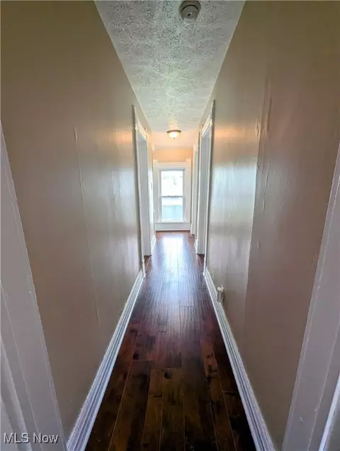 Entry Way - 1636 W 8th St, Ashtabula, OH 44004 photo 5 of 5