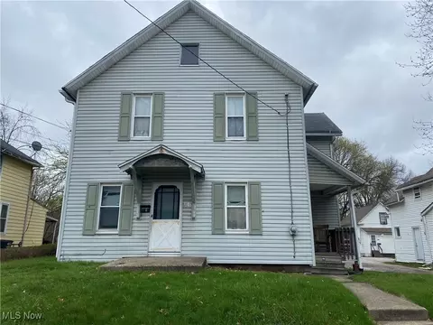 686 Sumner Street Apt 12 12 St #1,2 & 1/2, Akron, OH 44311
