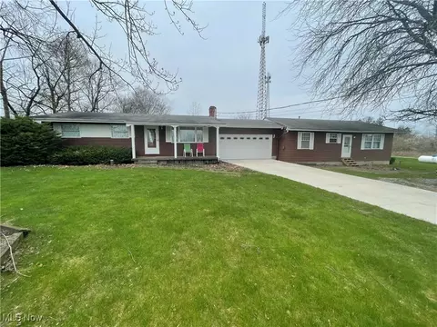 10100 Unity Rd, New Middletown, OH 44442