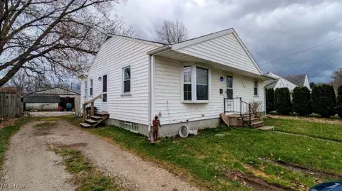 3014 Columbus Ave, Ashtabula, OH 44004 photo 3