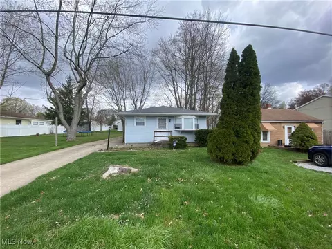 219 Hermann St, Barberton, OH 44203