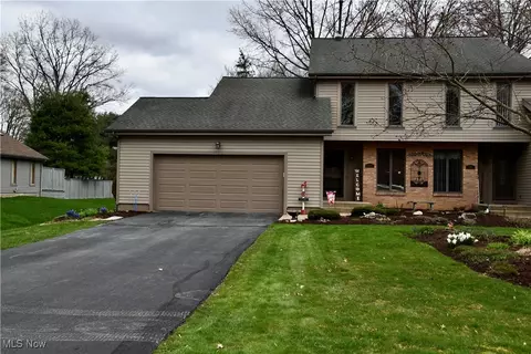 124 Diamond Way, Cortland, OH 44410