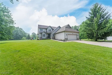 6001 Case Rd, North Ridgeville, OH 44039