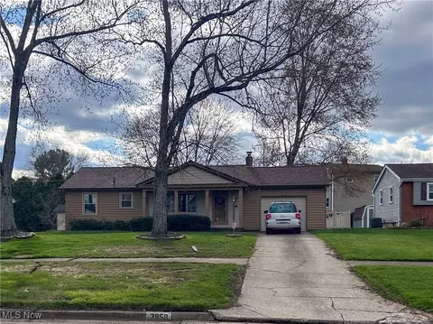 3850 S Schenley Ave, Youngstown, OH 44511