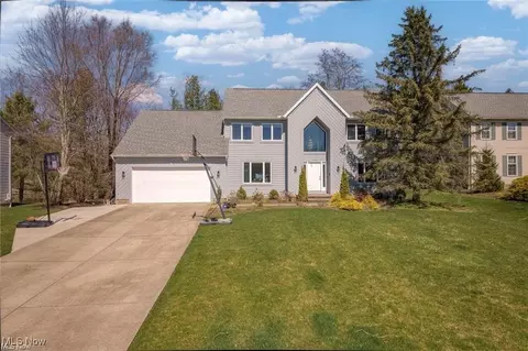 32875 Aspen Glen Dr, Solon, OH 44139