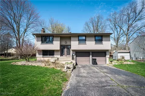 161 Bentwillow Dr, Niles, OH 44446