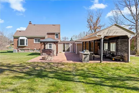 Exterior - 276 E Ridgewood Dr, Seven Hills, OH 44131 photo 10 of 10
