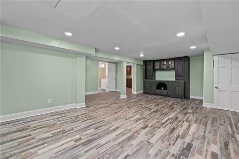 Living - 276 E Ridgewood Dr, Seven Hills, OH 44131 photo 5 of 5