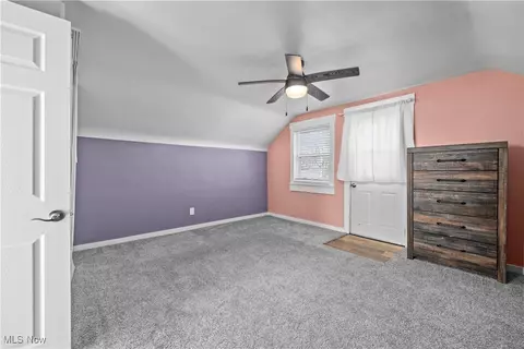Bedroom - 276 E Ridgewood Dr, Seven Hills, OH 44131 photo 8 of 9