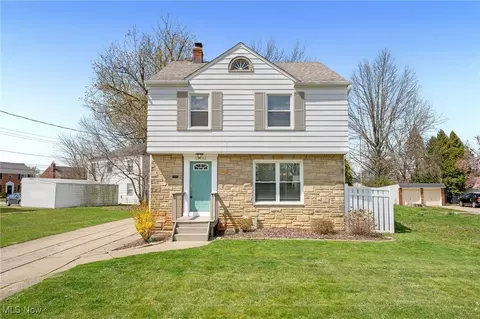 19992 Hilliard Blvd, Rocky River, OH 44116