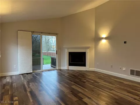 7354 Maple St, Mentor, OH 44060 photo 11