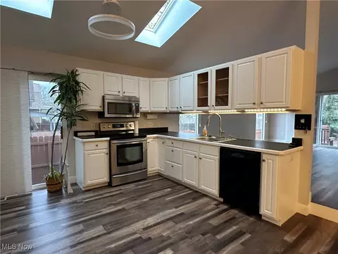 7354 Maple St, Mentor, OH 44060 photo 7