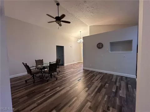 7354 Maple St, Mentor, OH 44060 photo 10