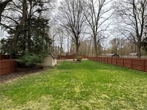 7354 Maple St, Mentor, OH 44060 photo 3