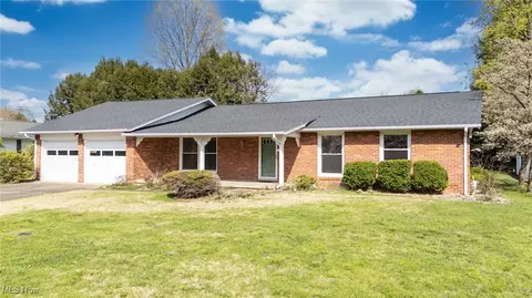 204 Keeler Dr, Marietta, OH 45750
