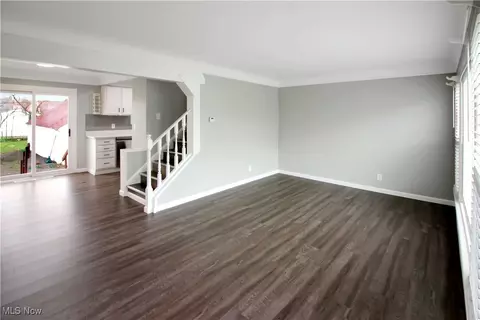 29687 Robert St, Wickliffe, OH 44092 photo 3